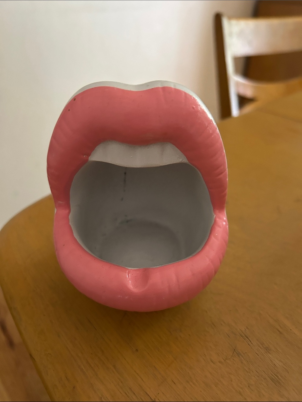 Vintage Pink Lips Candle Holder - Picture 1 of 4